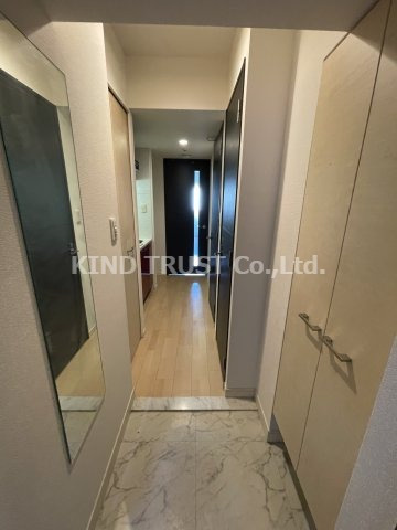 W-style大阪駅前の玄関