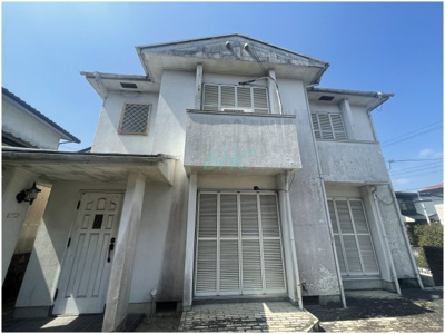 【外観】 | 赤尾町 | 爽やかな青空の下に贅沢なほどに降り注ぐ陽光、豊かな居住性と、クオリティが見事に調和した住空間は、住まうことの喜びを感じさせてくれます。