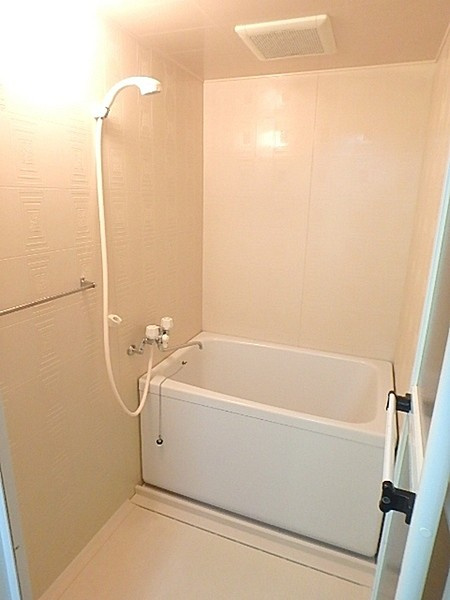 サンロイヤル東羽衣の浴室|コンパクトで使いやすいお風呂です