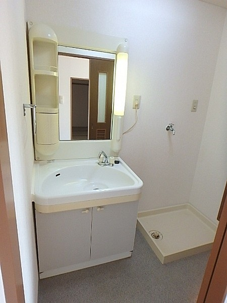 サンロイヤル東羽衣の洗面所|コンパクトで使いやすい洗面所