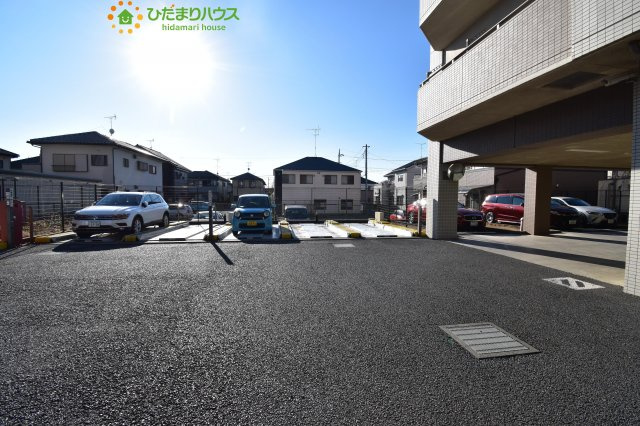 鴻巣市逆川1丁目　中古マンション　日神パレステージ鴻巣中央の駐車場