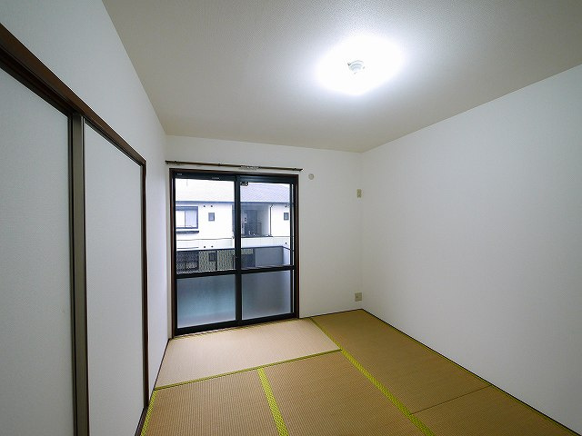 グリーンハウス山ノ口Aの和室|明るい和室です