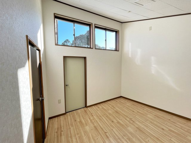 長生村岩沼平屋戸建の洋室
