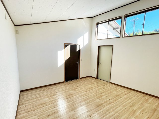 長生村岩沼平屋戸建の洋室