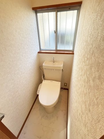 長生村岩沼平屋戸建のトイレ