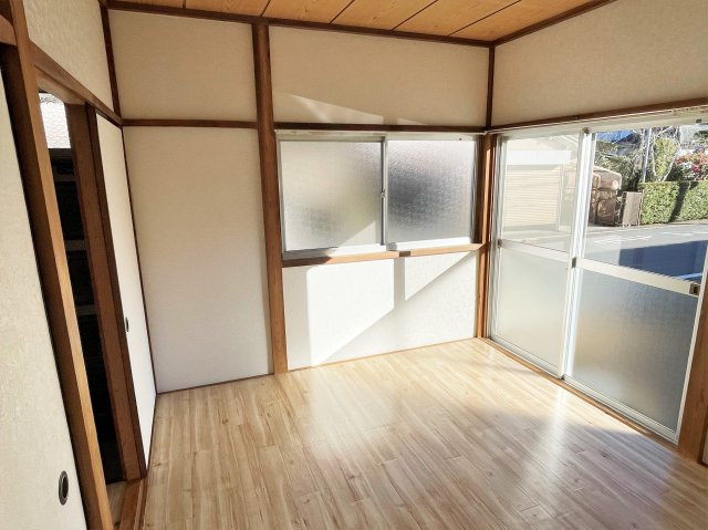 長生村岩沼平屋戸建の洋室