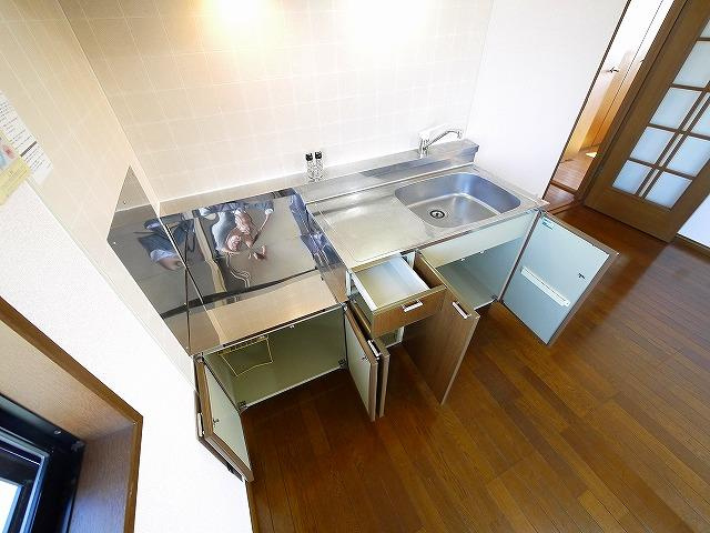 ルミエール二階堂のキッチン|コンパクトなキッチンで掃除もラクラク