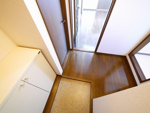 ルミエール二階堂の玄関|きれいな玄関です