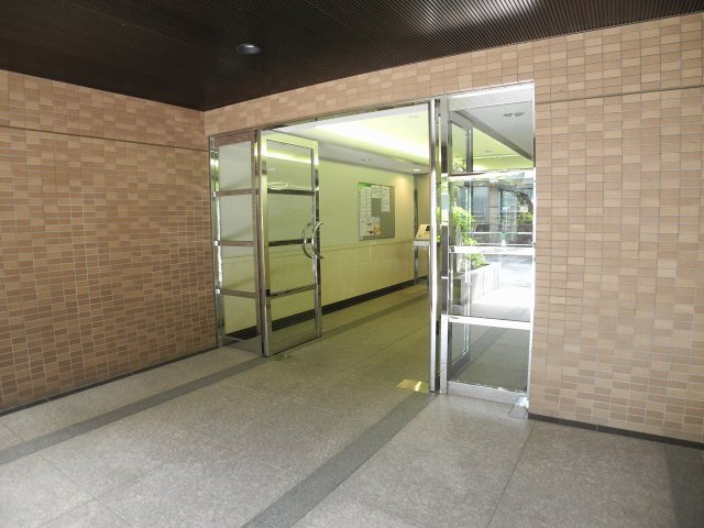 朝日クレス・パリオ北新宿 のエントランス