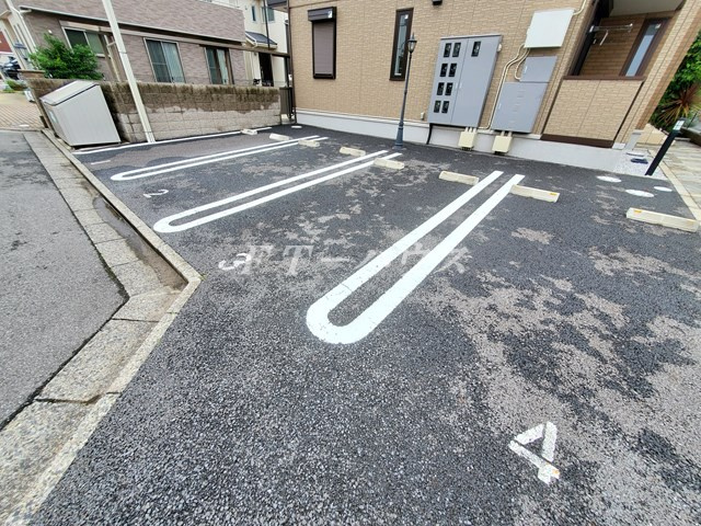 グランシャリオの駐車場