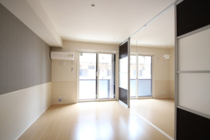 グランシャリオの居間・リビング|103ｴｱｺﾝ付LDK･グランシャリオ