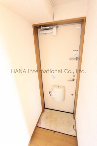 ベル・ソレイユ能見台の玄関|同シリーズ物件の参考写真です。