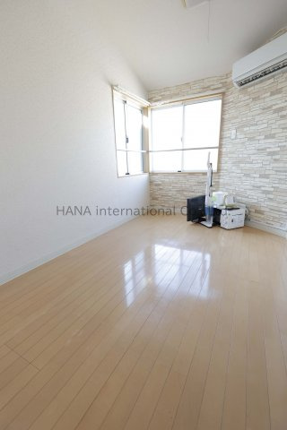 ベル・ソレイユ能見台の居間・リビング|同シリーズ物件の参考写真です。