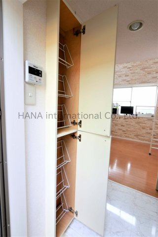 ベル・ソレイユ能見台の収納|同シリーズ物件の参考写真です。