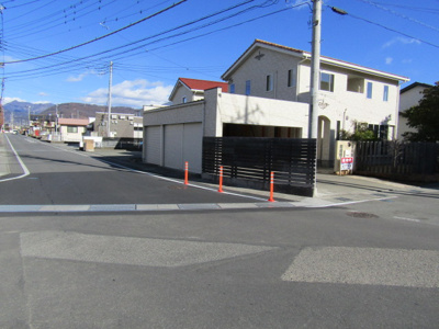 【前面道路含む現地写真】 | 中古戸建　甲斐市大下条 | 前面道路含む現地写真です