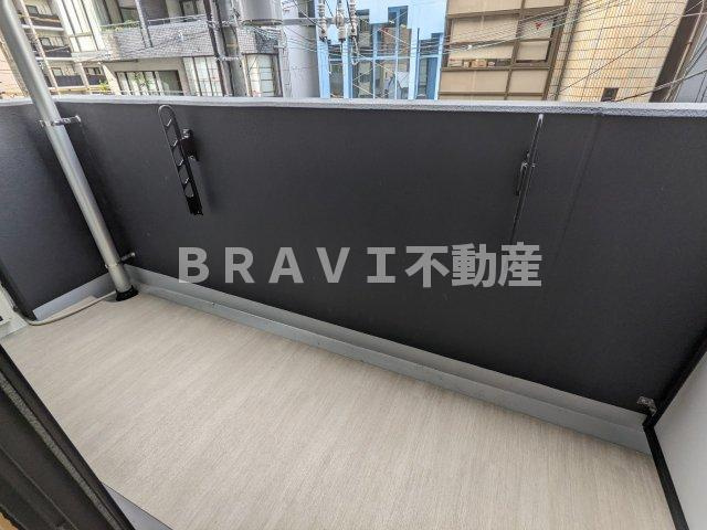 シーズンフラッツ大手前 BRAVI不動産のバルコニー|【シーズンフラッツ大手前】お洗濯にも便利なバルコニー付き