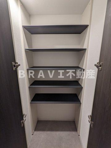 シーズンフラッツ大手前 BRAVI不動産の玄関|【シーズンフラッツ大手前】ウォークインシューズボックス