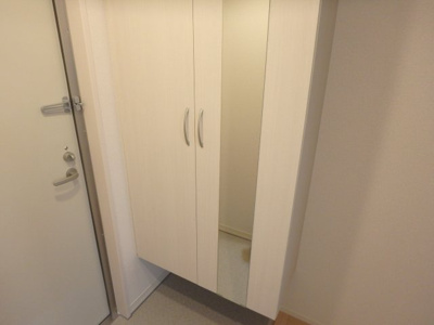 【収納】 | レ・セーナ甲東園 | 玄関が片付く下駄箱付きです