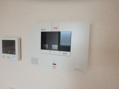【セキュリティ】 | レ・セーナ甲東園 | ２４時間セキュリティシステム対応済です