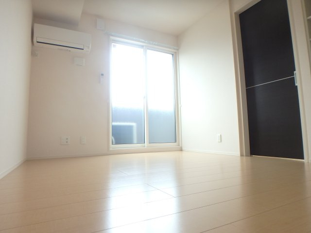 【居間・リビング】 | レ・セーナ甲東園 | 心地よい風が舞い込む住まい