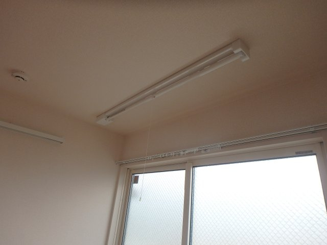 【設備】 | レ・セーナ甲東園 | お天気を気にせず洗濯できる室内物干し