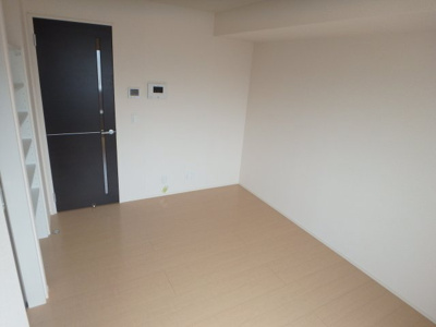 【居間・リビング】 | レ・セーナ甲東園 | たっぷりの陽光に包まれる明るい住まい