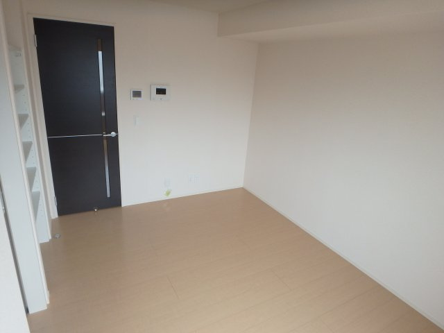 【居間・リビング】 | レ・セーナ甲東園 | たっぷりの陽光に包まれる明るい住まい