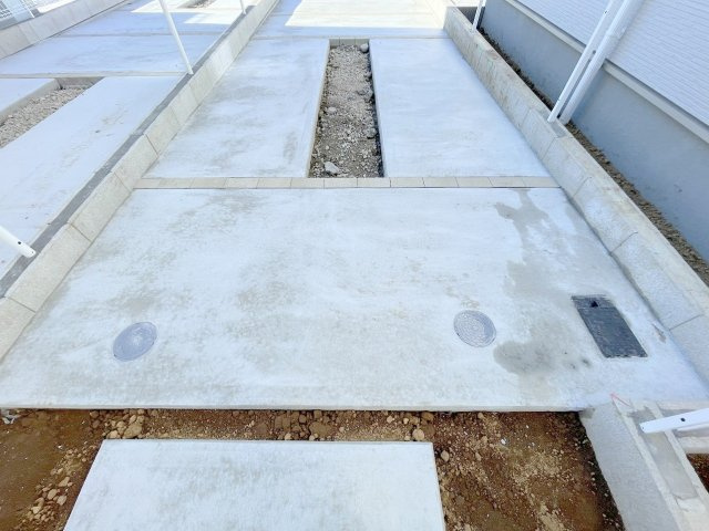 三郷市鷹野1丁目　新築戸建　全7棟　4号棟の駐車場|カースペース2台駐車可能です！