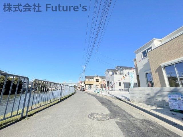三郷市鷹野1丁目　新築戸建　全7棟　6号棟の前面道路含む現地写真|前面道路の写真になります。