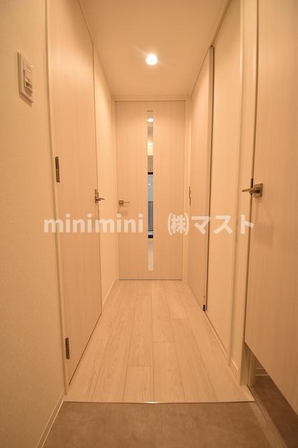 シーズンフラッツ大手前の玄関
