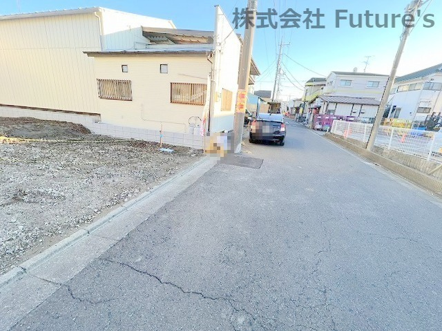 八潮市伊草　新築戸建　全１棟の前面道路含む現地写真|前面道路の写真になります。