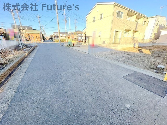 八潮市伊草　新築戸建　全１棟の前面道路含む現地写真|前面道路の写真になります。