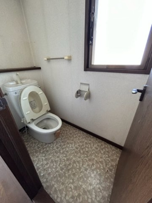 【トイレ】 | 仏向町中古戸建て | 2階