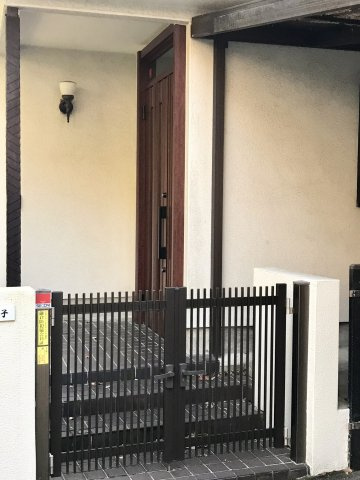 雪ノ下　鶴岡八幡宮の山の手閑静な住環境 戸建のエントランス