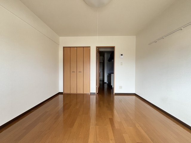 パールエステートの居間・リビング