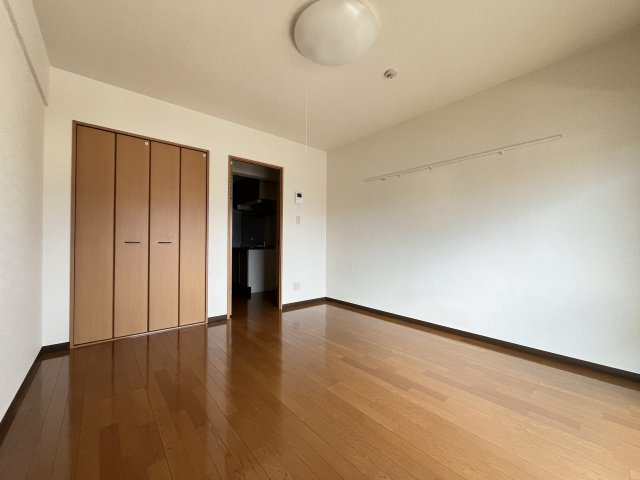 パールエステートの居間・リビング