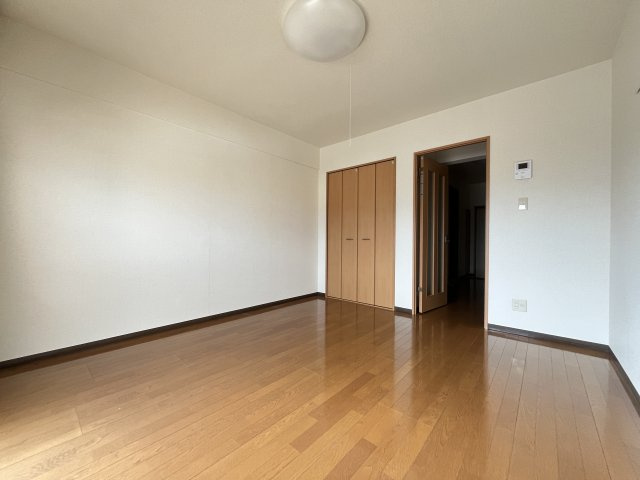 パールエステートの居間・リビング