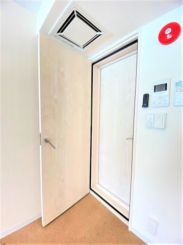 「防音マンション」ハーモニーグラシア大山のその他|防音の象徴の2重扉！（※他部屋　参考写真）