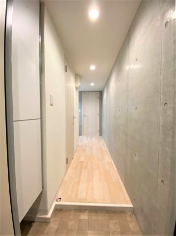 「防音マンション」ハーモニーグラシア大山の玄関|玄関から見た室内です。（※他部屋　参考写真）