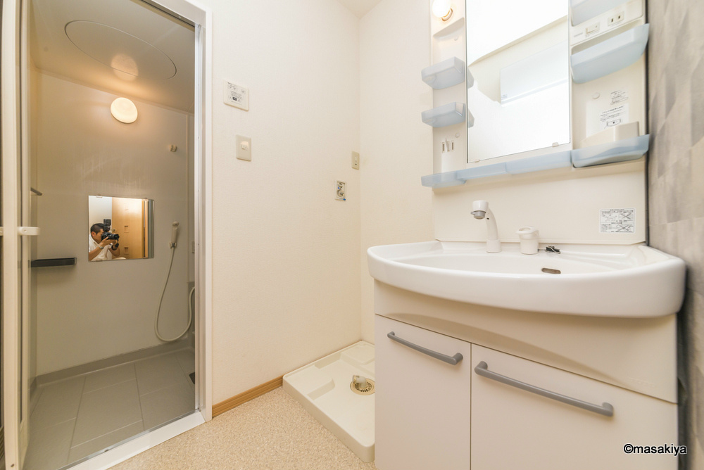 ベル・ジュ・メゾン　Bの洗面所|洗面・脱衣　シャンプードレッサー付き。