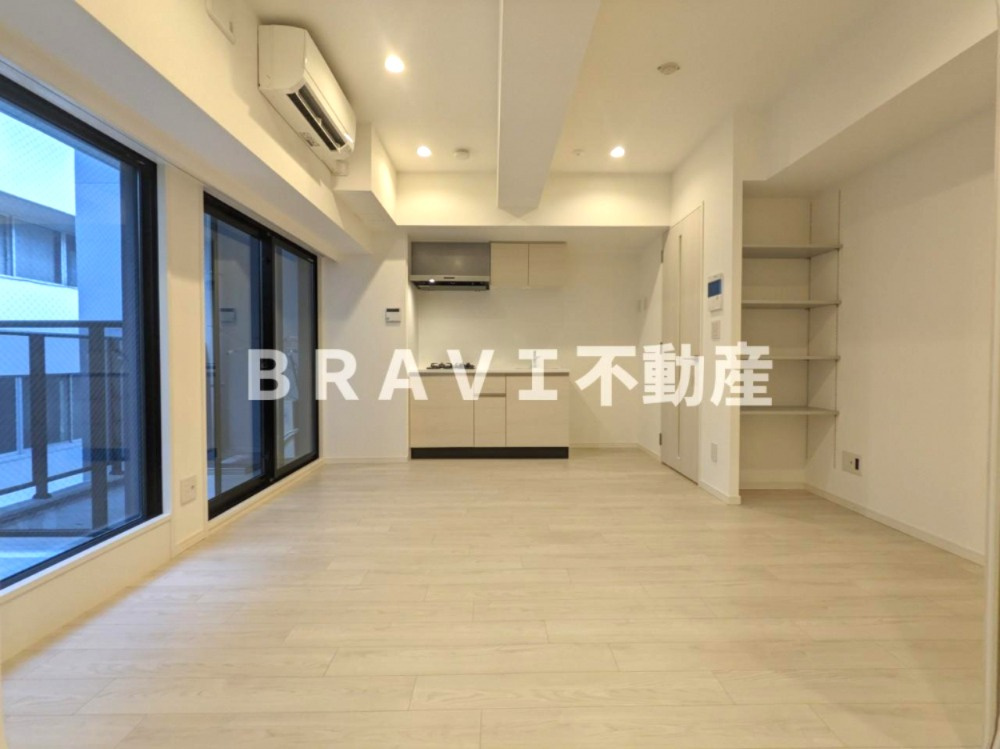 シーズンフラッツ大手前 BRAVI不動産の居間・リビング|【シーズンフラッツ大手前】ゆったりとしたリビングです