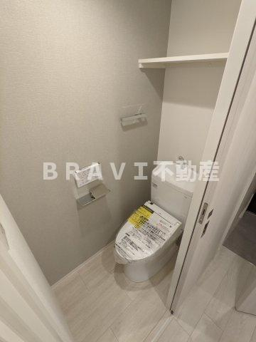 シーズンフラッツ大手前 BRAVI不動産のトイレ|【シーズンフラッツ大手前】清潔感のあるトイレです