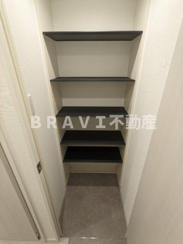 シーズンフラッツ大手前 BRAVI不動産の玄関|【シーズンフラッツ大手前】ウォークインシューズボックス