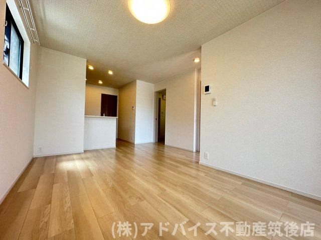 筑後市大字長浜のアパートの居間・リビング