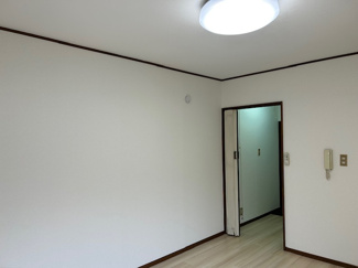 【洋室】 | 中山コーポ