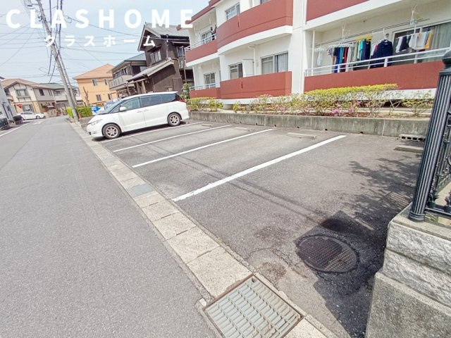 サニーハイツ塩田三番館の駐車場
