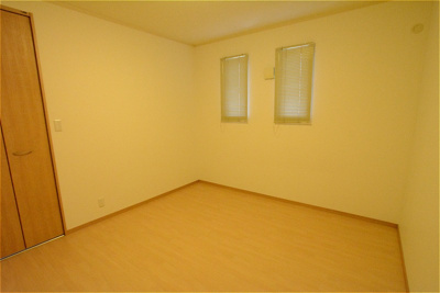 【寝室】 | サンビレッジ室本8号地