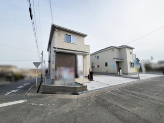 【前面道路含む現地写真】