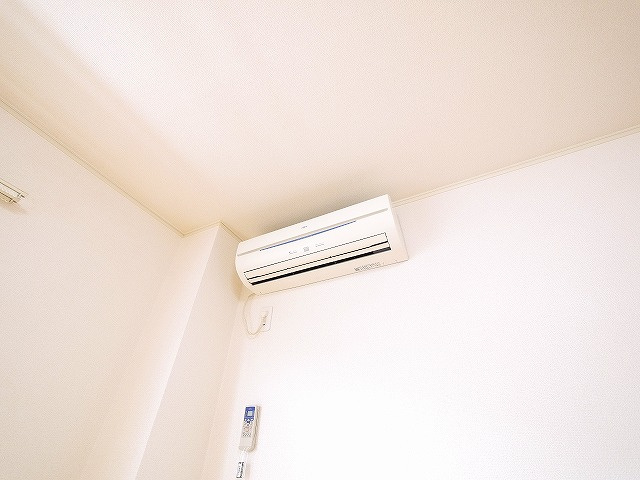 カモミール・西大寺Aの居間・リビング|ゆったり過ごせるリビングです