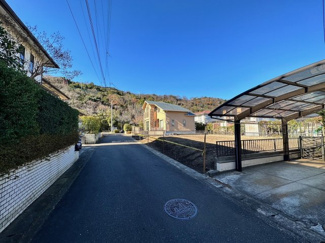 【前面道路含む現地写真】